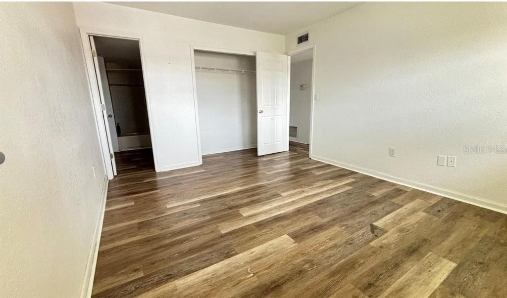 860 Sky Lake Circle - Photo 15