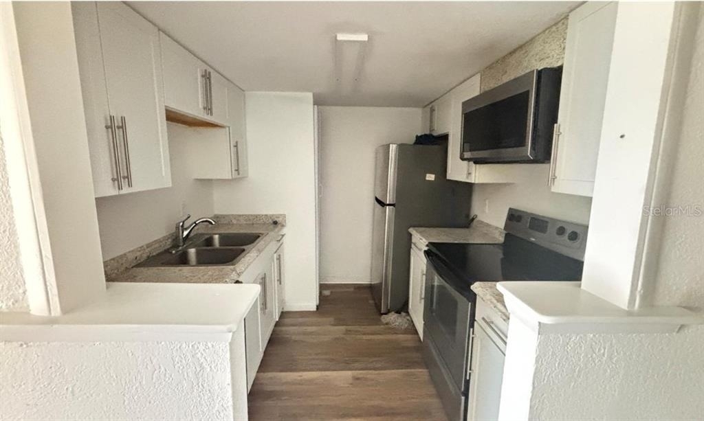 860 Sky Lake Circle - Photo 10