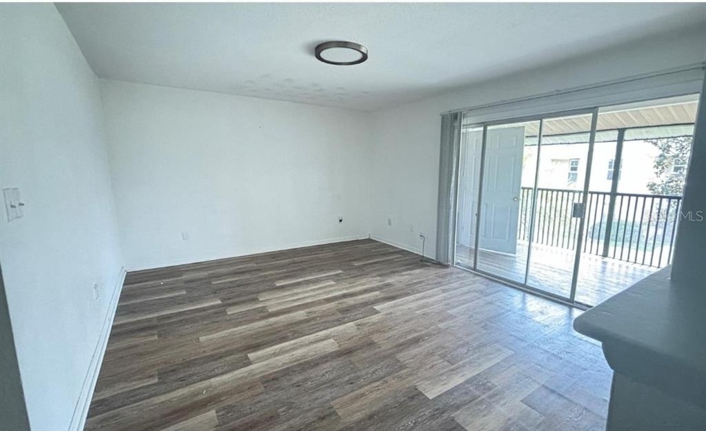 860 Sky Lake Circle - Photo 4
