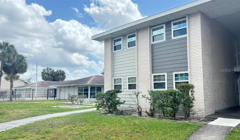 860 Sky Lake Circle - Photo 2