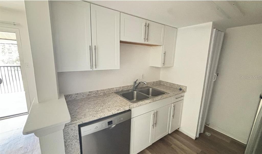 860 Sky Lake Circle - Photo 12