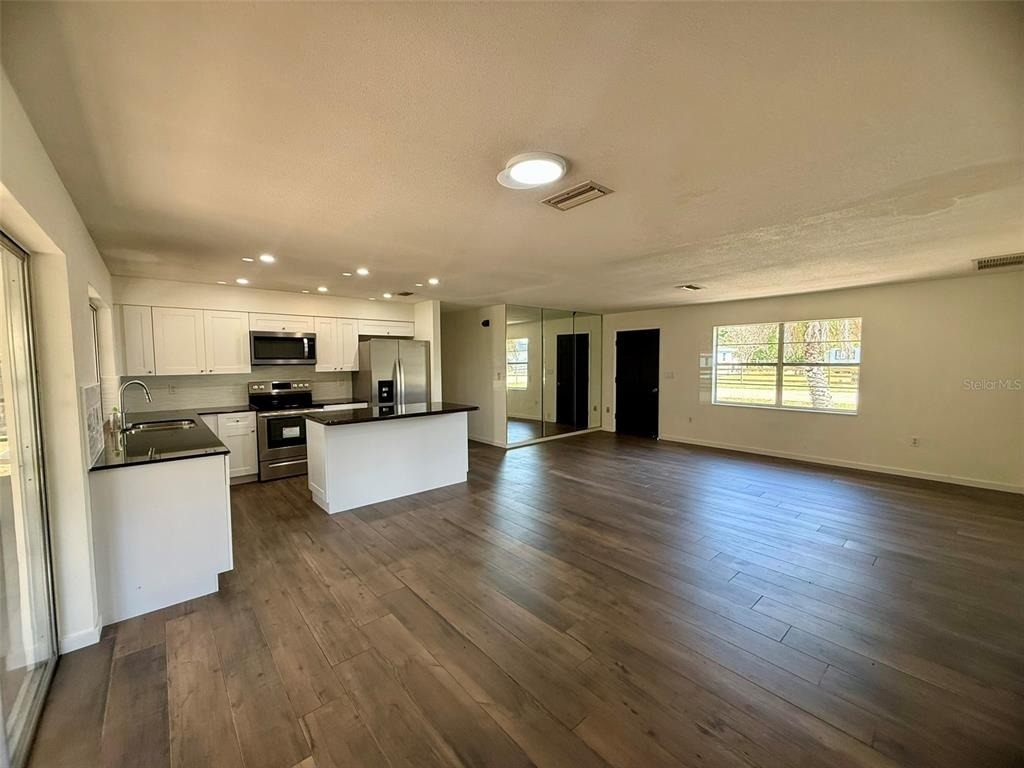 131 Sparrow Avenue - Photo 5
