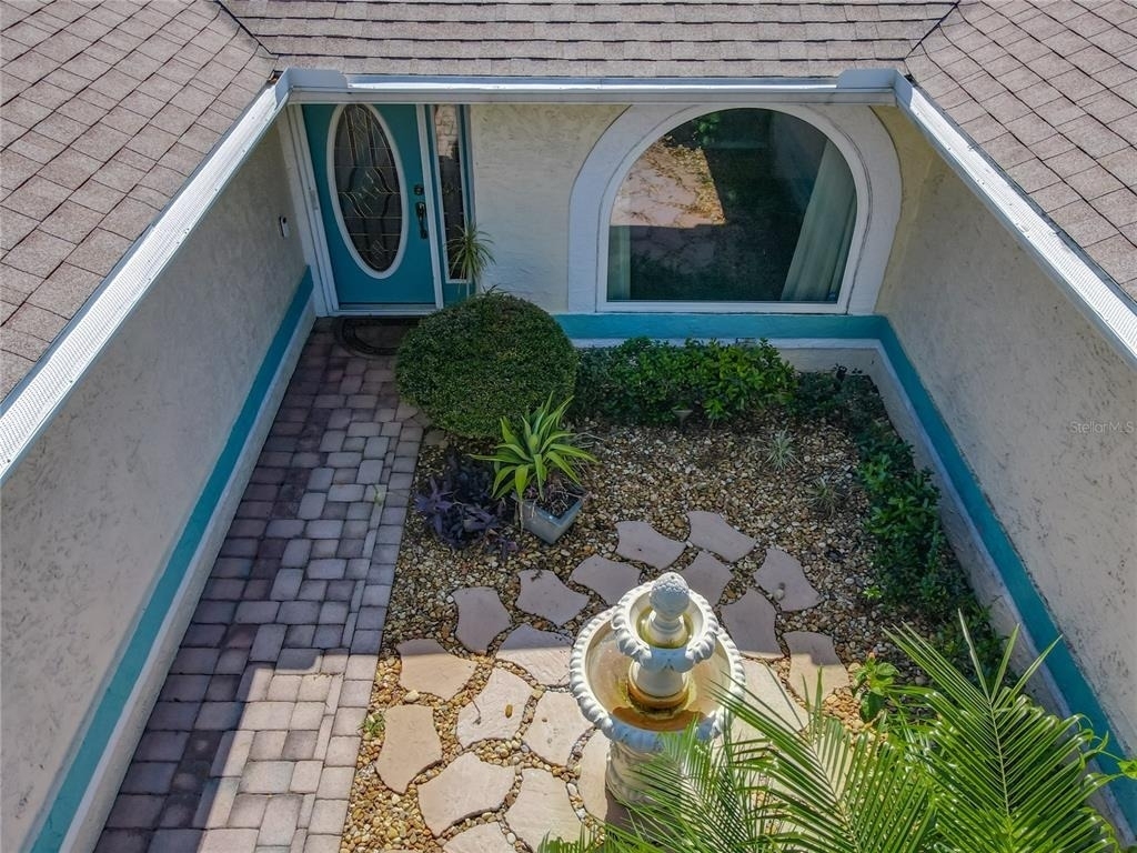 1843 Shadyhill Terrace - Photo 4