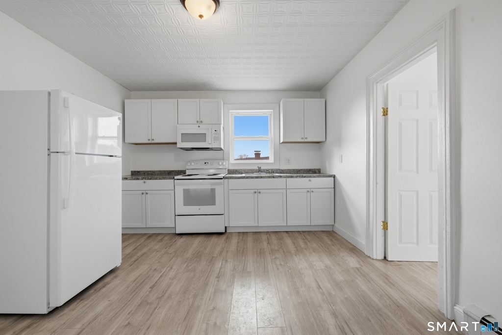 23 Dunn Avenue - Photo 2