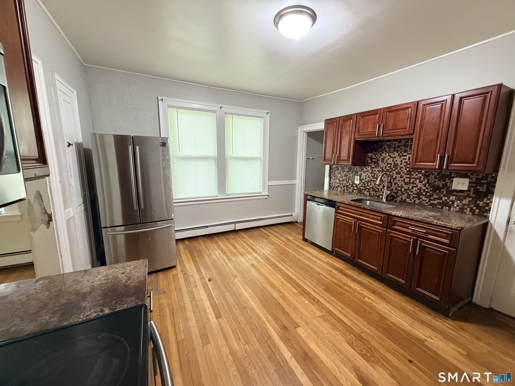 152 Lyons Street - Photo 4