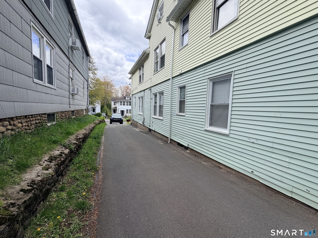 152 Lyons Street - Photo 1