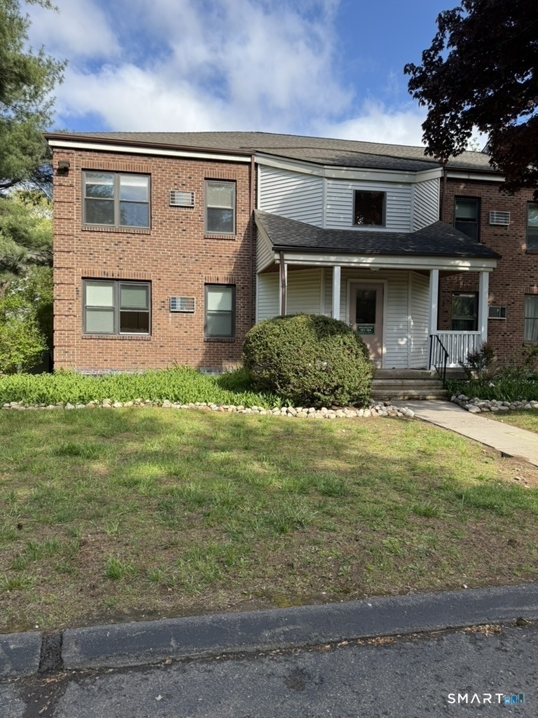 104 Wellington Drive - Photo 1