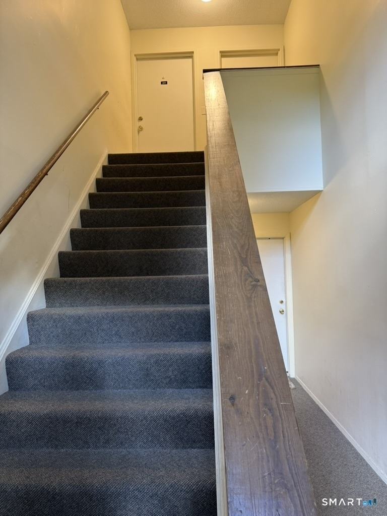 104 Wellington Drive - Photo 2