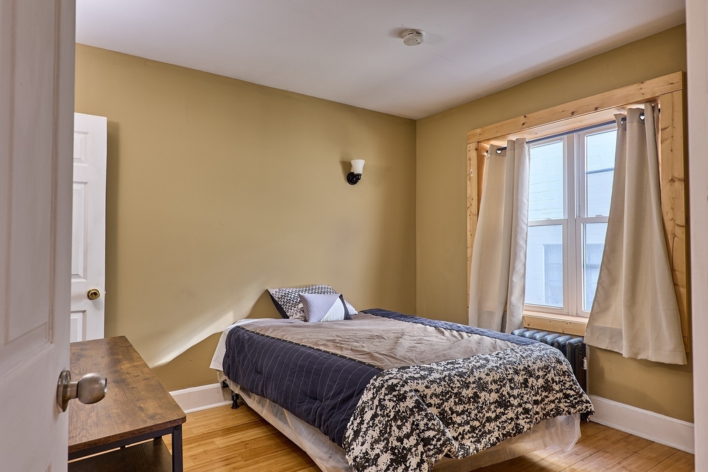 198 Court Street - Photo 6