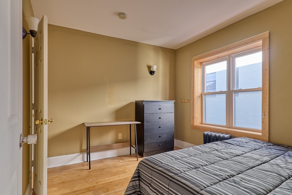 198 Court Street - Photo 4