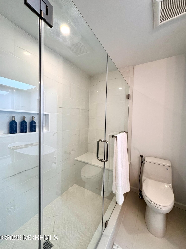 561 Monmouth Avenue - Photo 27