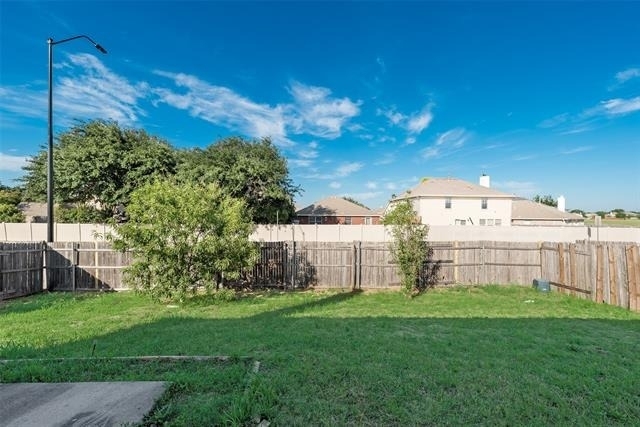 7437 Diamond Springs Trail - Photo 16