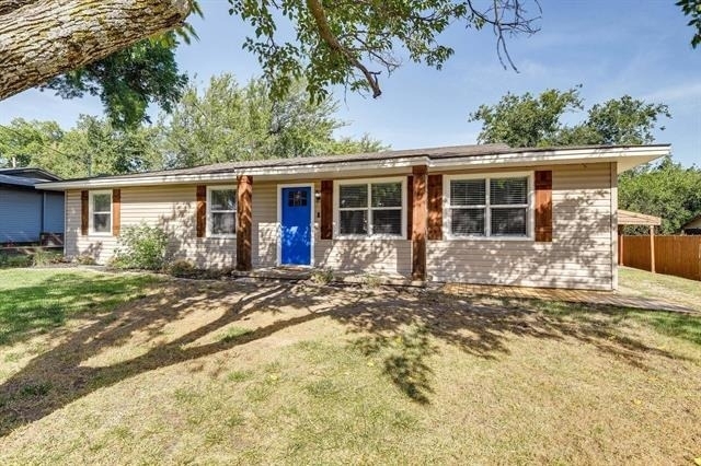 230 Davis Avenue - Photo 1