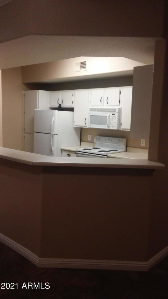 3236 E Chandler Boulevard - Photo 5