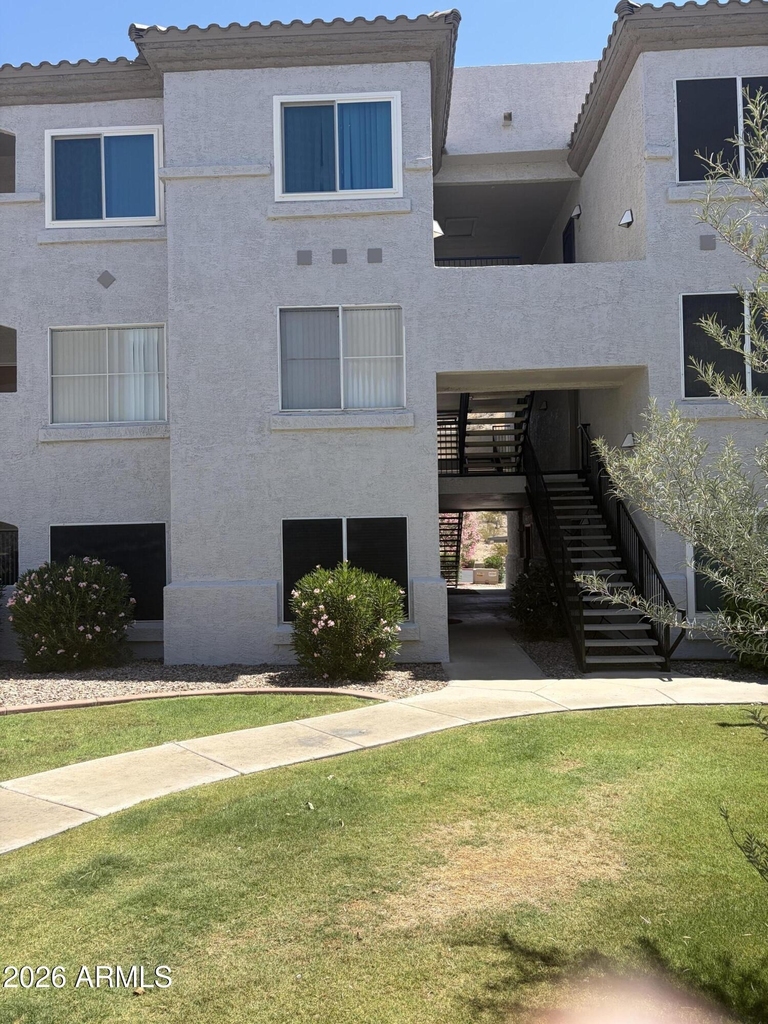 3236 E Chandler Boulevard - Photo 13