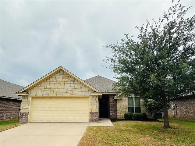 1409 Lauren Lane - Photo 0