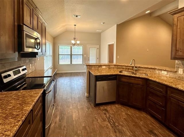 1409 Lauren Lane - Photo 3
