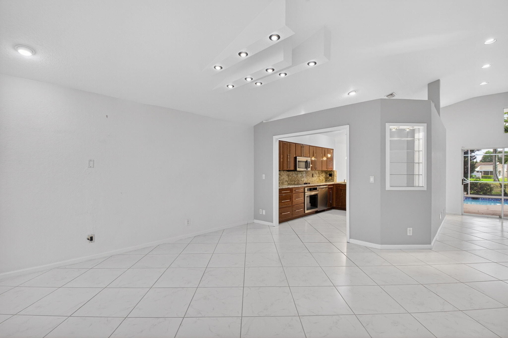 7558 Ironbridge Circle - Photo 10