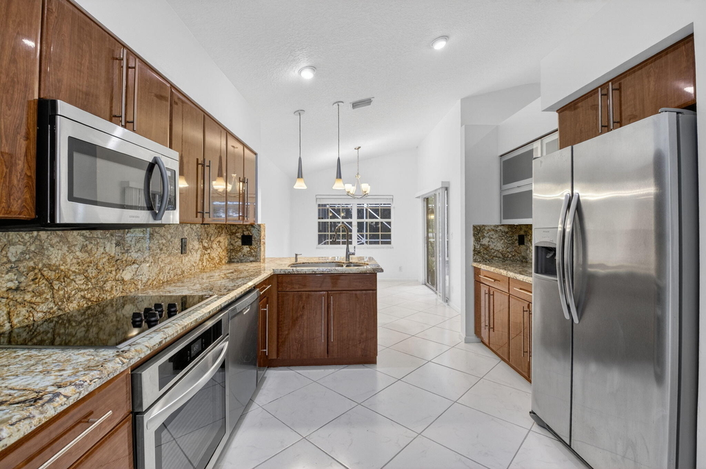 7558 Ironbridge Circle - Photo 4