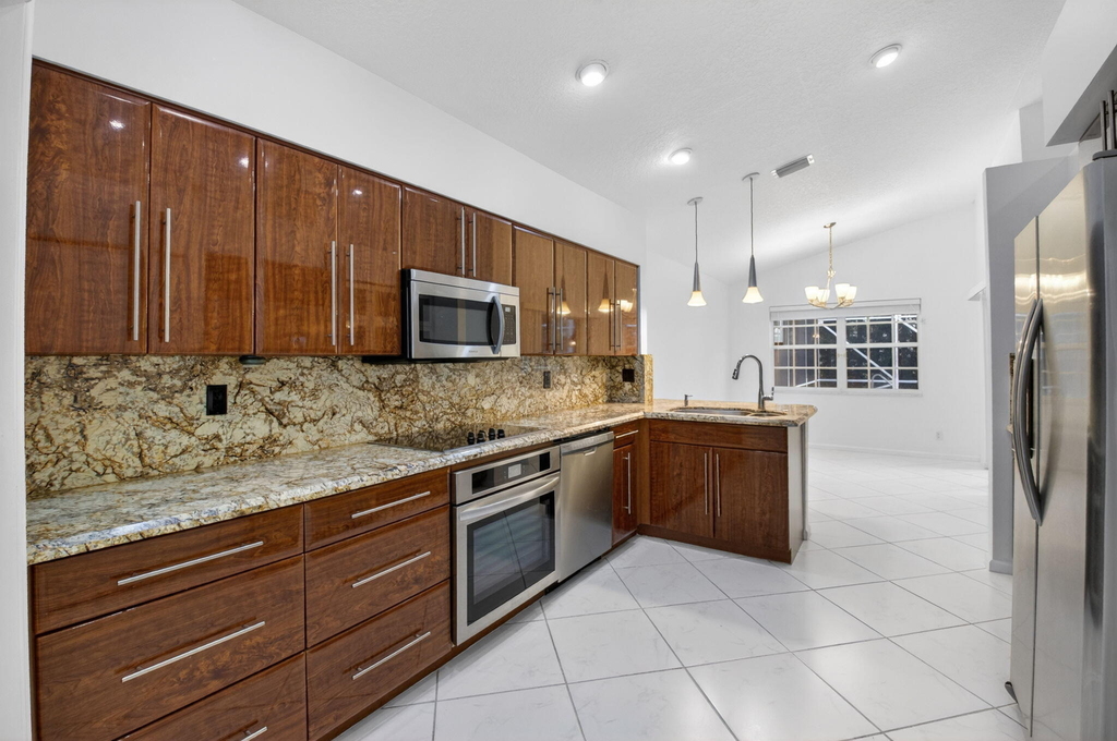 7558 Ironbridge Circle - Photo 2