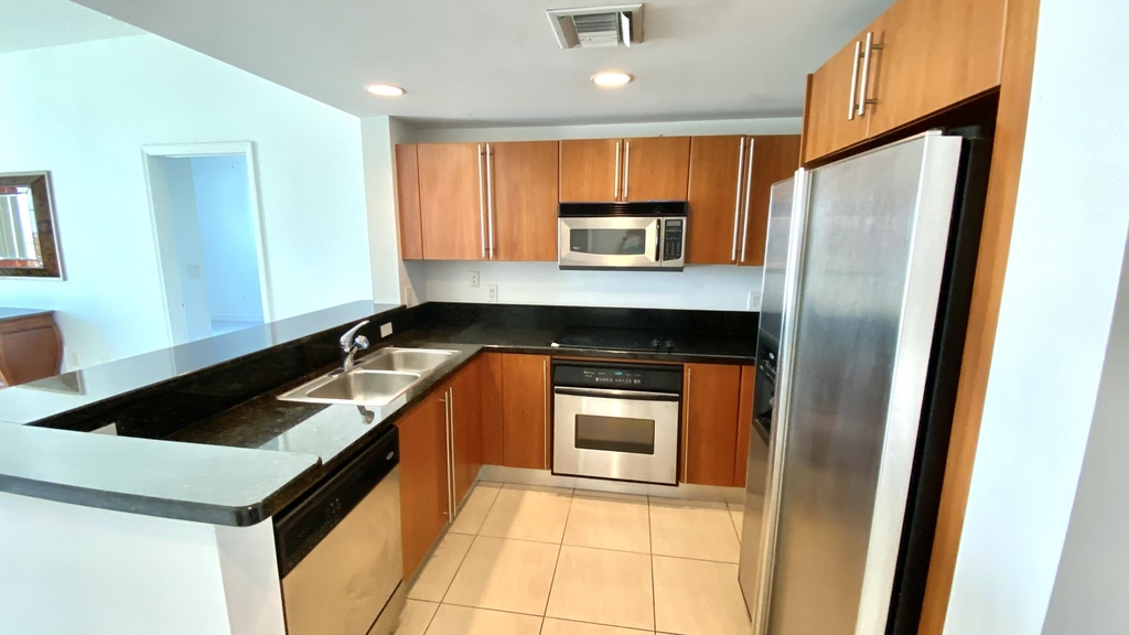 610 Clematis Street - Photo 4