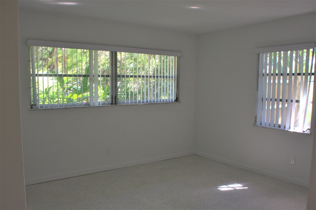635 18th Place - Photo 6