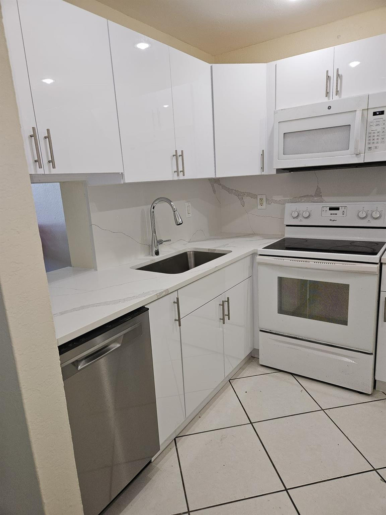 5665 W 20th Avenue - Photo 2