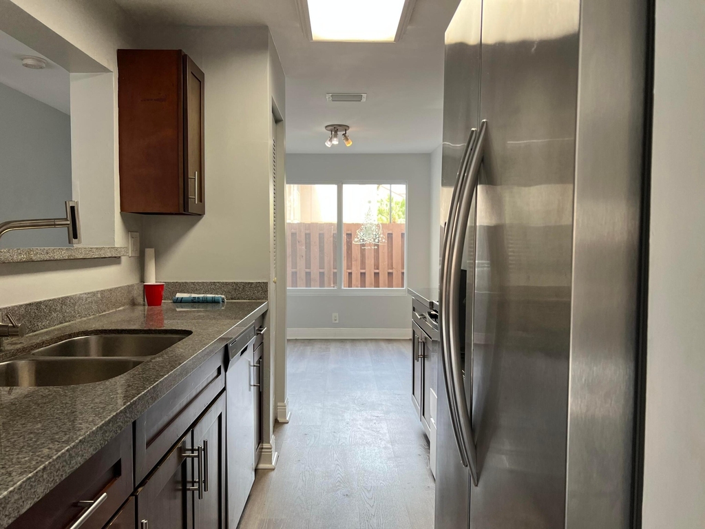 8244 Nw 9th Street - Photo 6