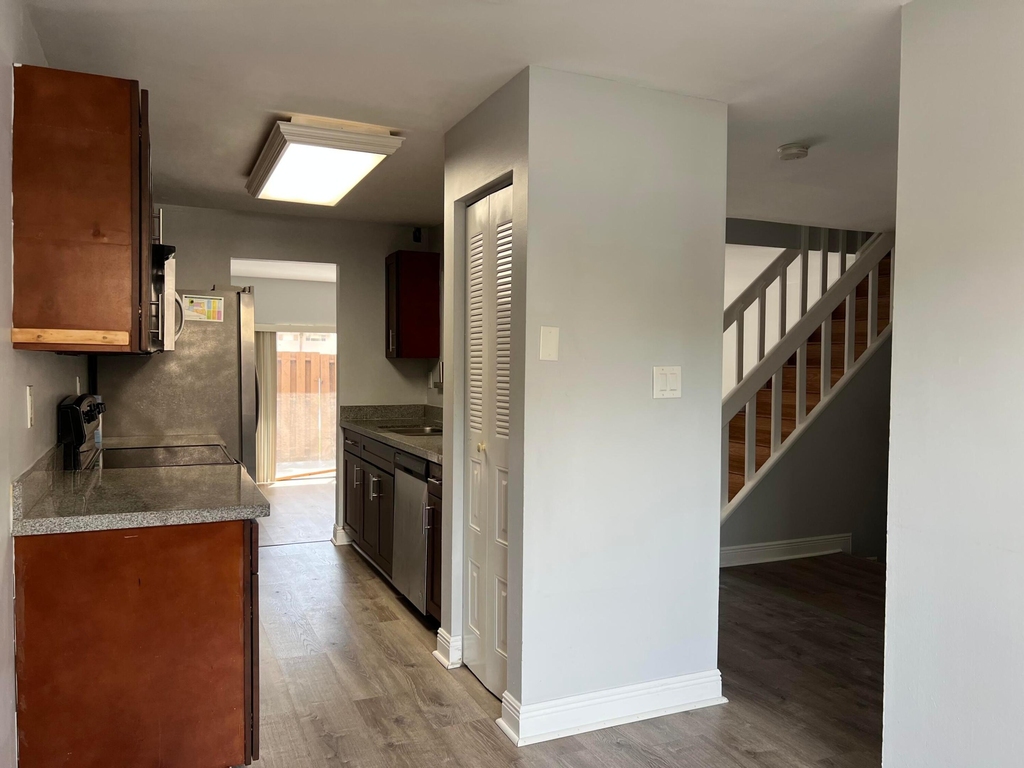 8244 Nw 9th Street - Photo 9