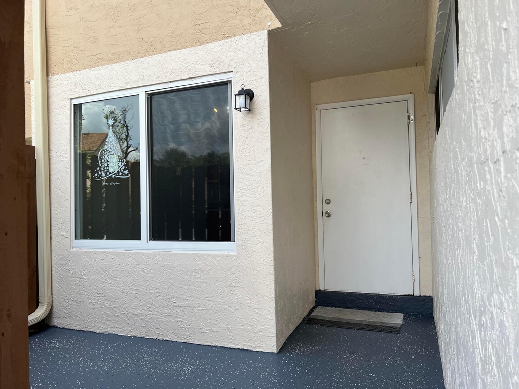 8244 Nw 9th Street - Photo 11