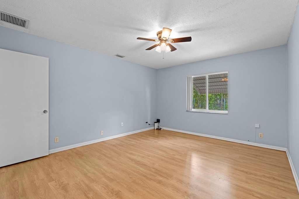 8555 Bella Vista Drive - Photo 9