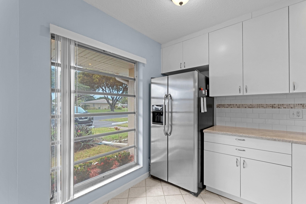 8555 Bella Vista Drive - Photo 7
