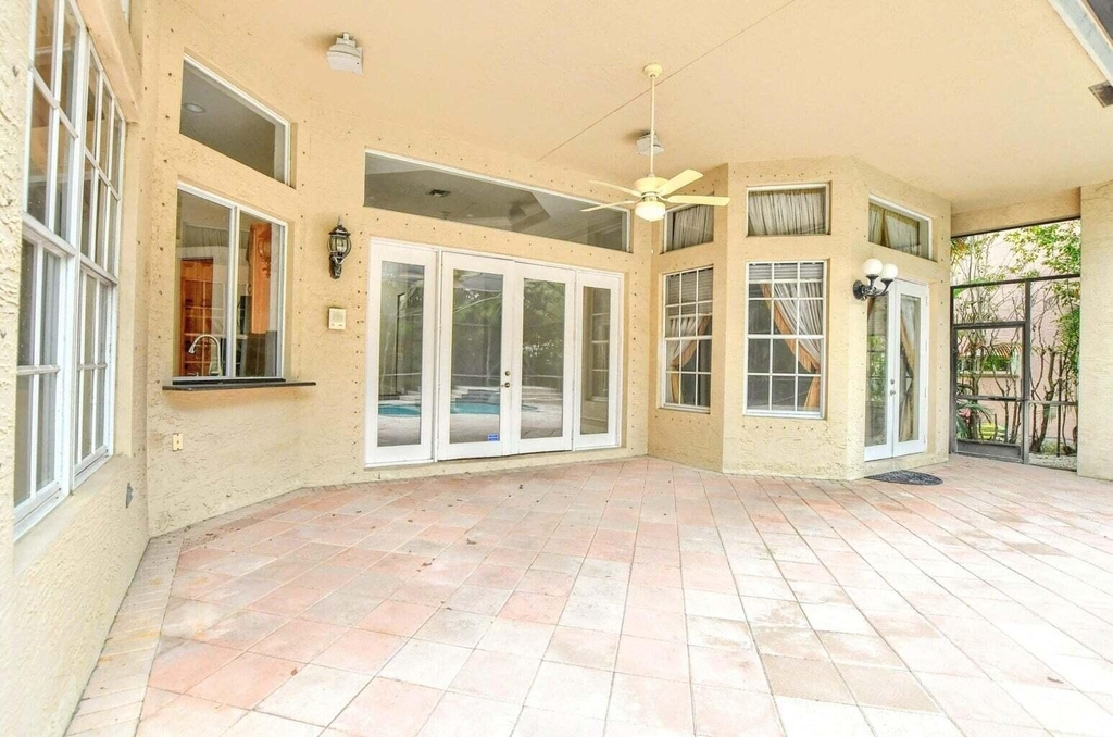 19474 Saturnia Lakes Drive - Photo 32