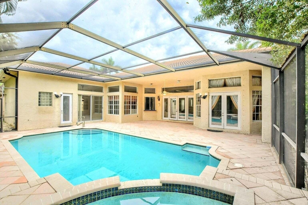 19474 Saturnia Lakes Drive - Photo 0