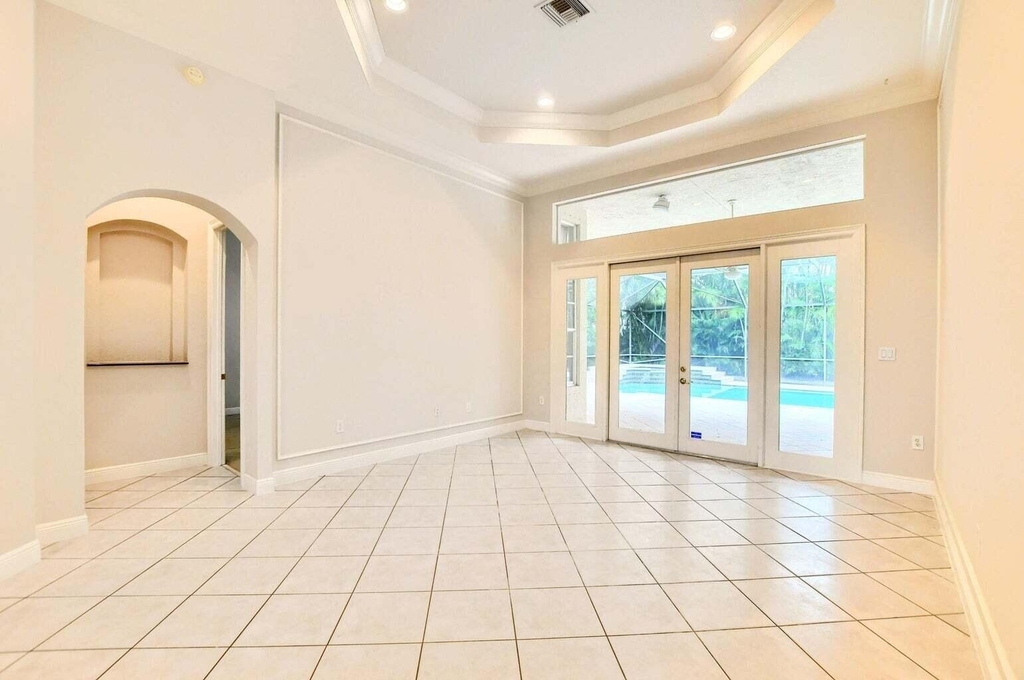 19474 Saturnia Lakes Drive - Photo 4