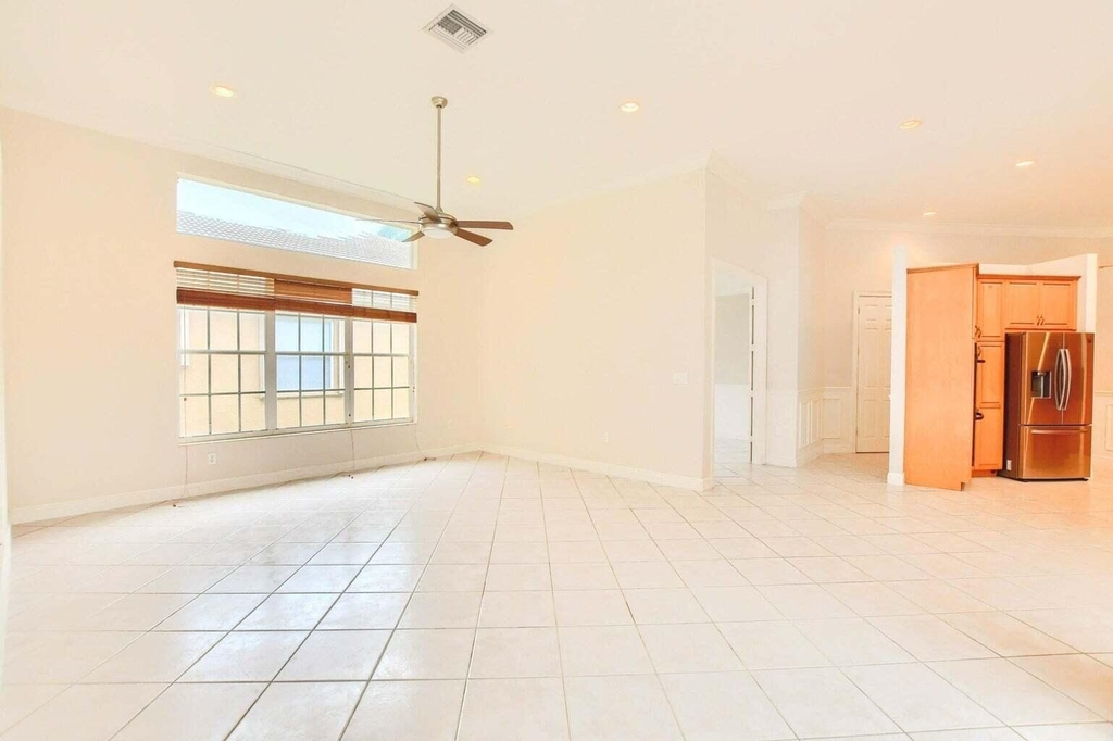 19474 Saturnia Lakes Drive - Photo 12