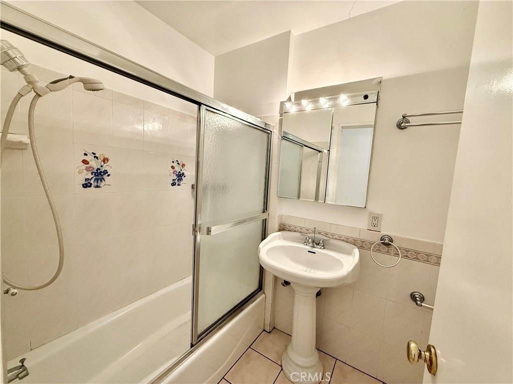 1712 Walnut St - Photo 12