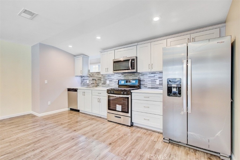 6854 Gentry Avenue - Photo 5