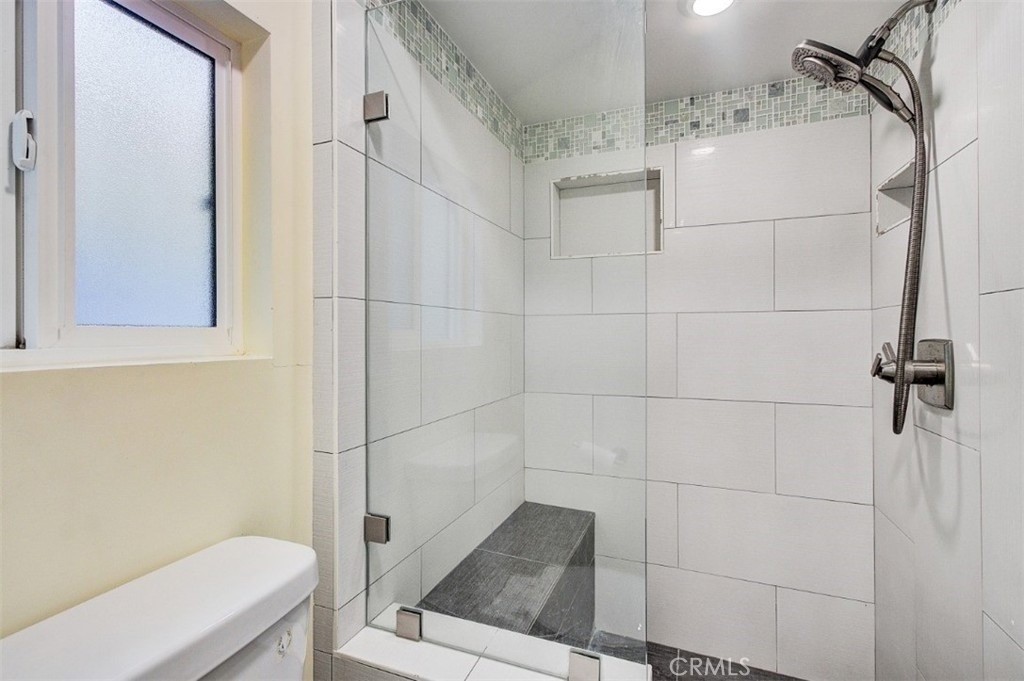 6854 Gentry Avenue - Photo 10