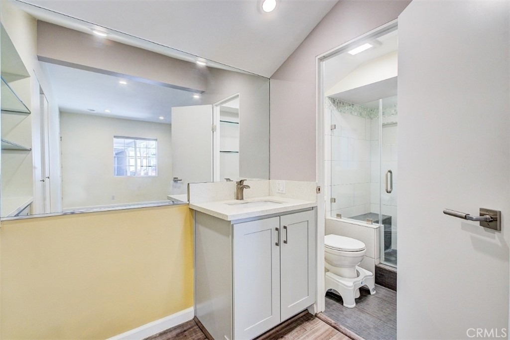 6854 Gentry Avenue - Photo 11