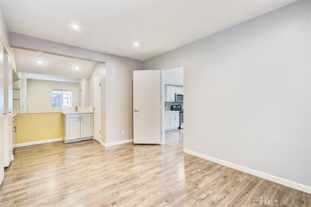 6854 Gentry Avenue - Photo 9