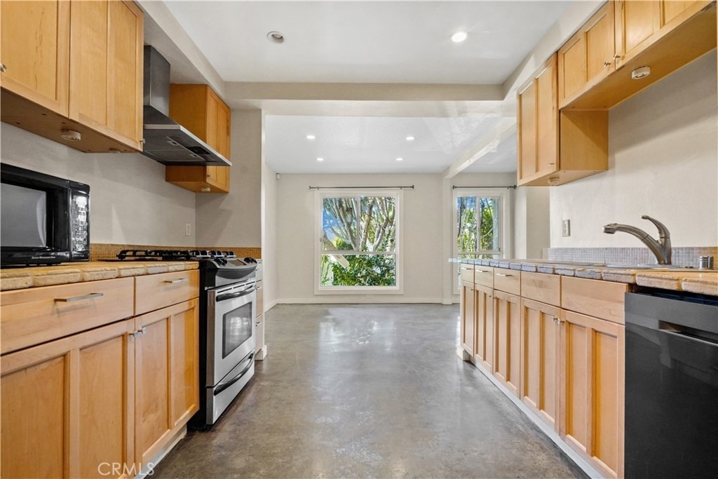9025 Keith Avenue - Photo 2