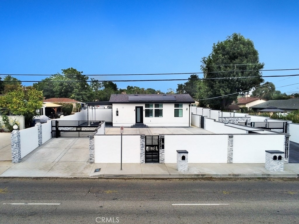 13310 1/2 Glenoaks Boulevard - Photo 4