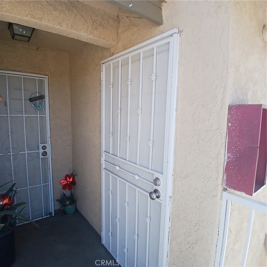 509 E Avenue Q-2 Unit B - Photo 1