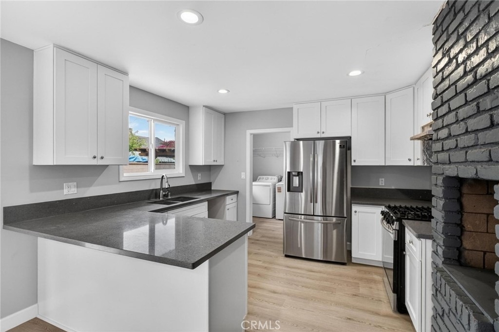 13808 S Catalina - Photo 9