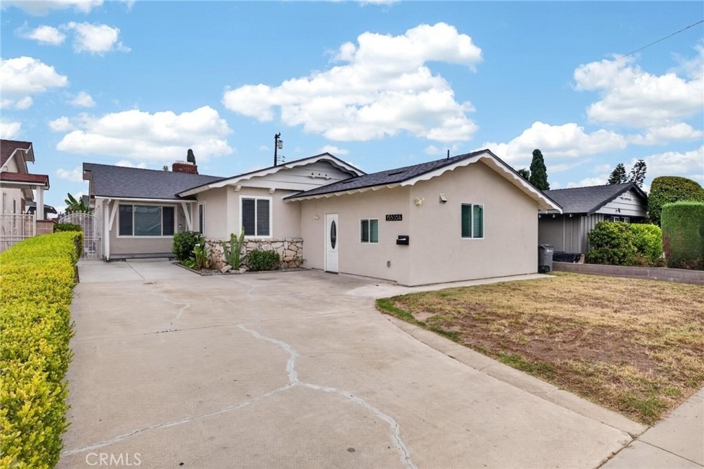 13808 S Catalina - Photo 1
