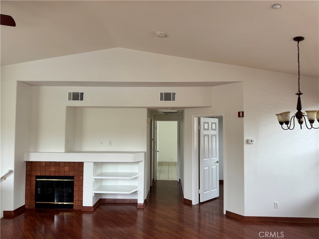 606 Larkridge - Photo 3