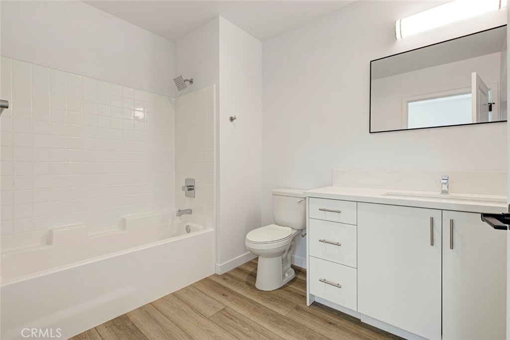 14810 Delano Street - Photo 5