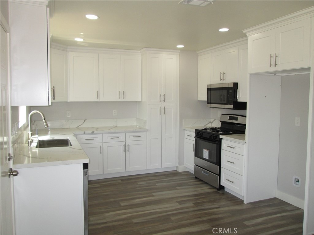 13464 Mohawk Road - Photo 2