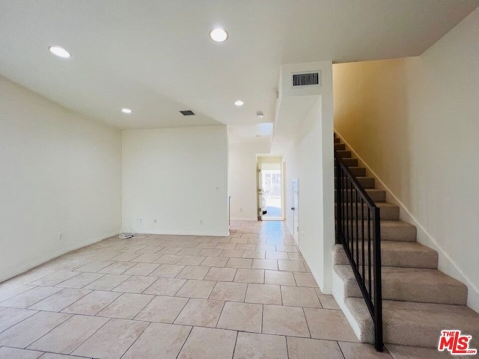520 Columbia Avenue - Photo 3